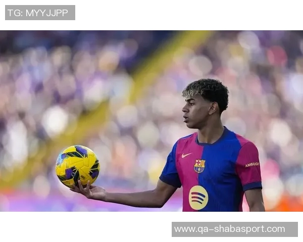 西媒报道亚马尔备战巴黎之战积极训练成为最后离场球员之一